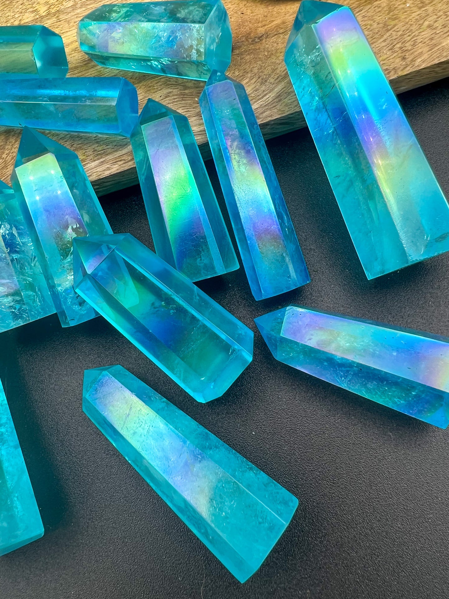 Aqua Aura | Bergkristall mit Echt Gold | Angel Aura Türkis Obelisk, Turm, Spitze