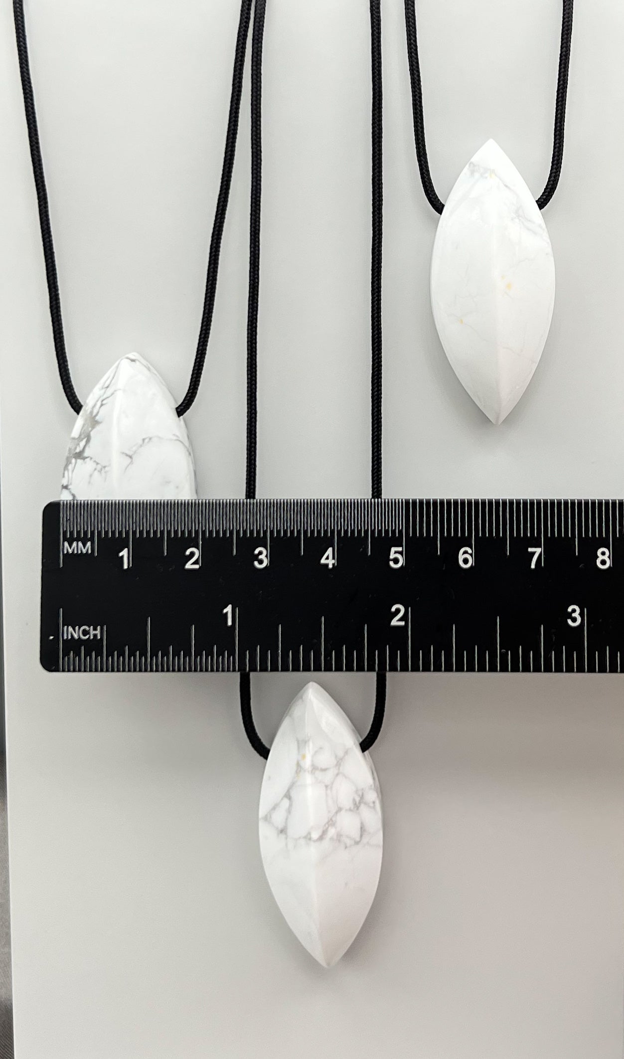 Magnesit Kette - Navette Anhänger