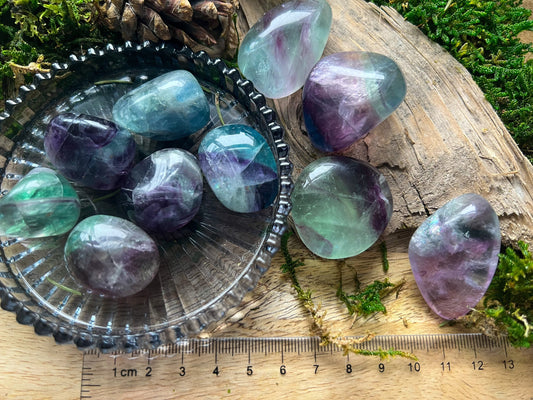 Regenbogen Fluorit | Heilstein Kristall | Trommelstein, Flourit Stein | Edelstein, Mineral | Farbig, bunt | Geschenk, Chakra Rainbow Reiki