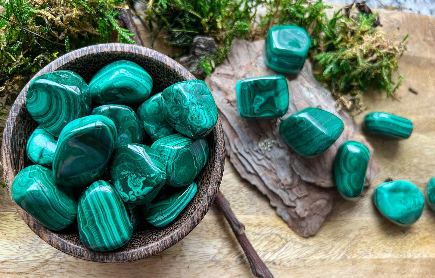 Malachit | Trommelstein, poliert | Kristall, Heilstein, Edelstein, Naturstein | Herz Chakra | Geschenk | Grün maseriert