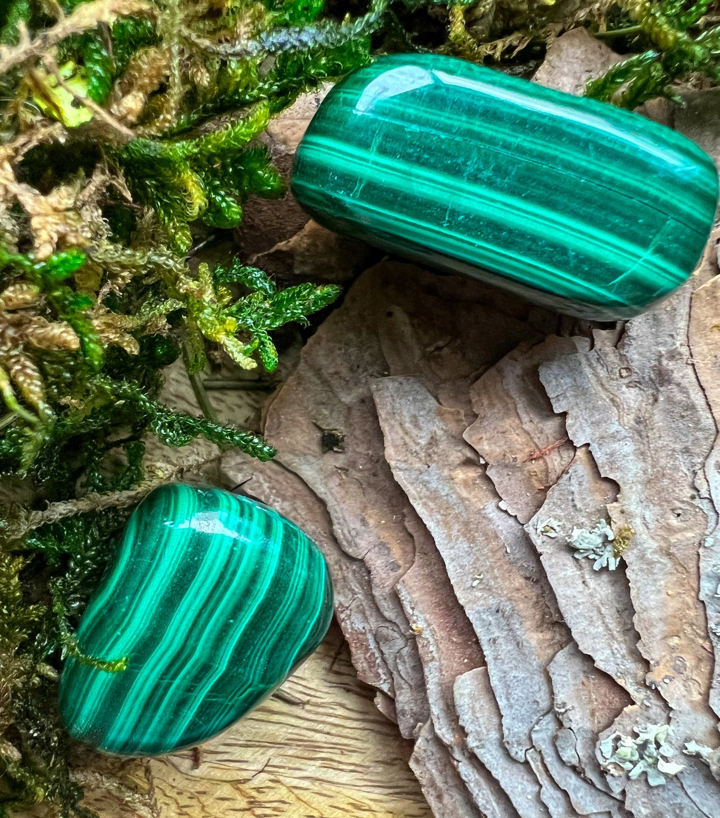 Malachit | Trommelstein, poliert | Kristall, Heilstein, Edelstein, Naturstein | Herz Chakra | Geschenk | Grün maseriert