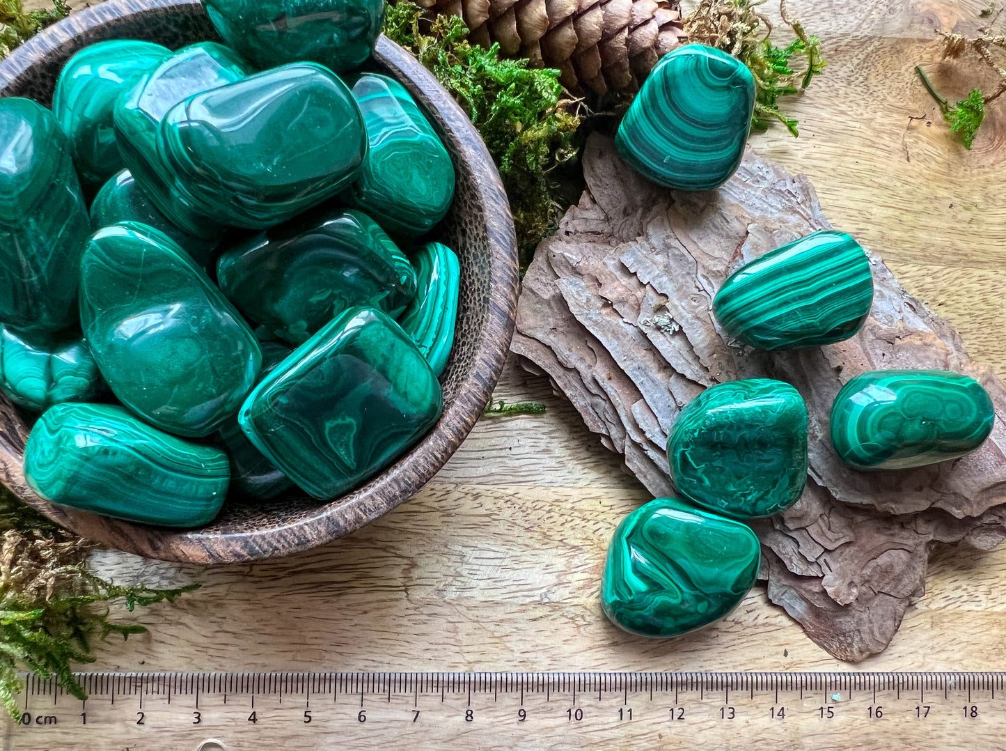 Malachit | Trommelstein, poliert | Kristall, Heilstein, Edelstein, Naturstein | Herz Chakra | Geschenk | Grün maseriert