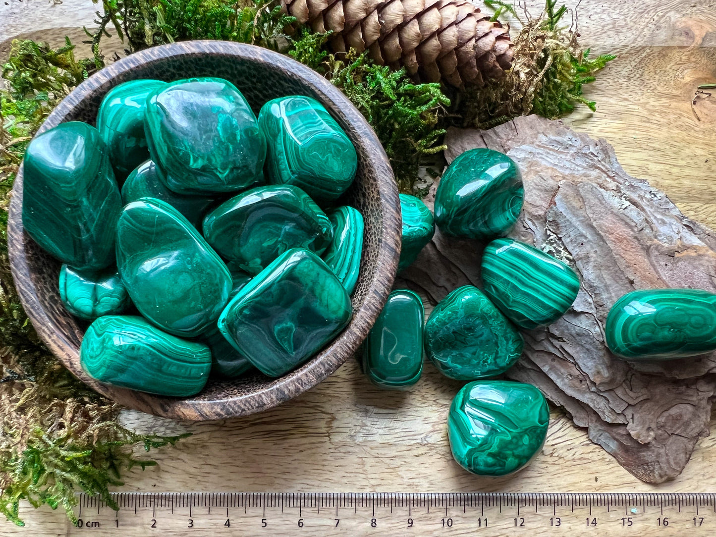 Malachit | Trommelstein, poliert | Kristall, Heilstein, Edelstein, Naturstein | Herz Chakra | Geschenk | Grün maseriert