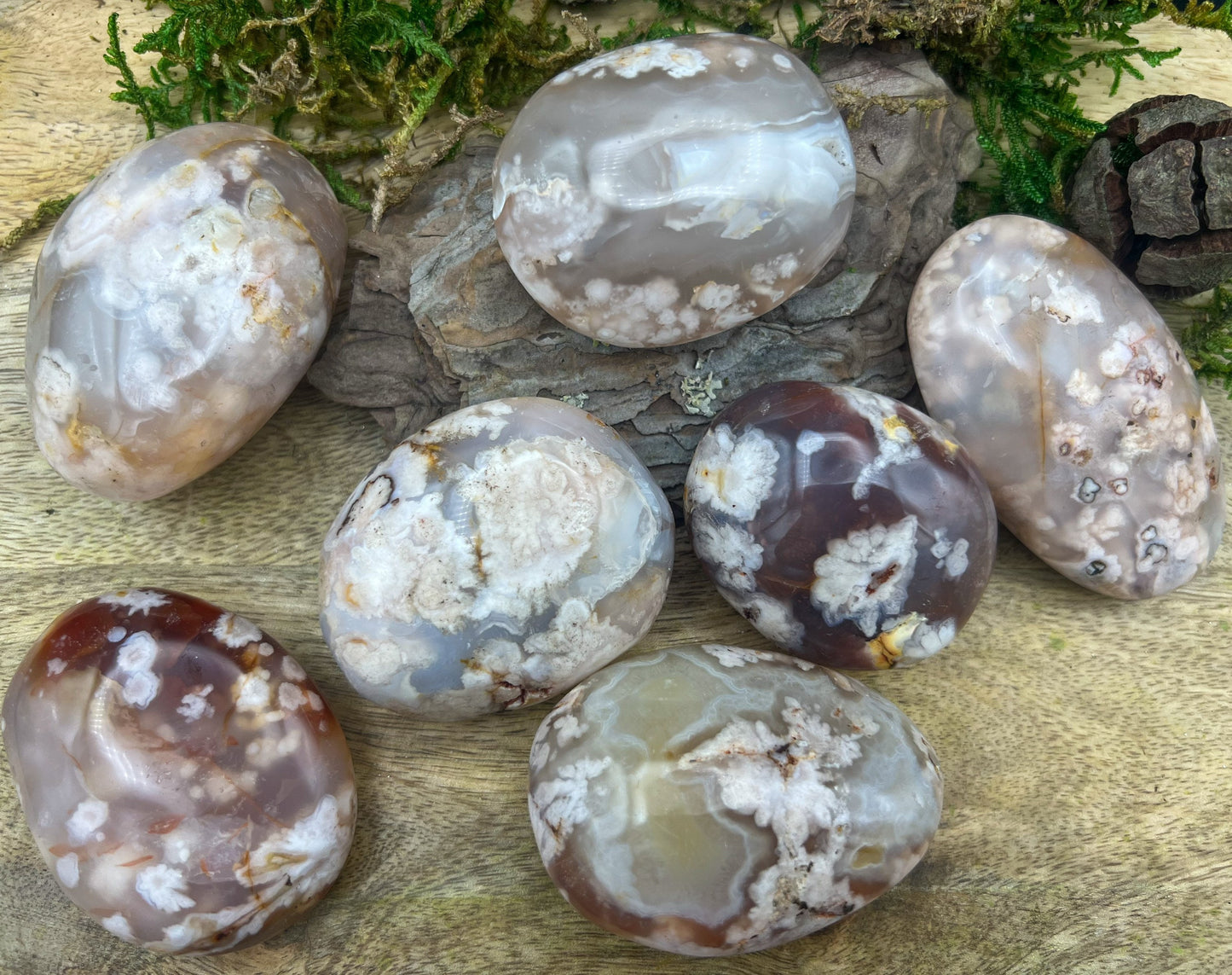 Kirschblüten Chalcedon - Blüten Achat |Mineral, Kristall, Heilstein, Edelstein, Blumen | Druse , manifestieren, Seifenstein, Trommelstein