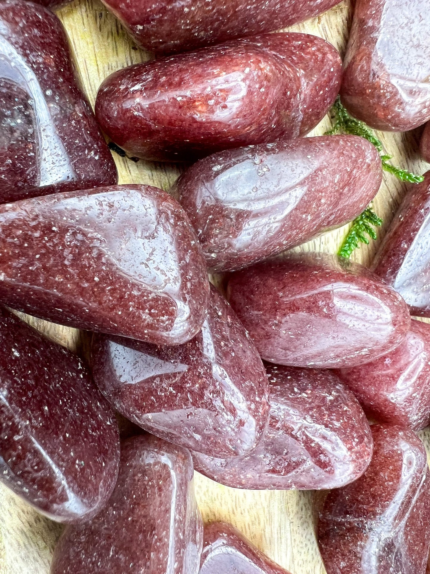 Roter Aventurin / Erdbeerquarz | Glitzer Trommelsteine, Kristall, Heilstein, Edelstein, Mineralien, Handschmeichler | Spiritualität, Reiki
